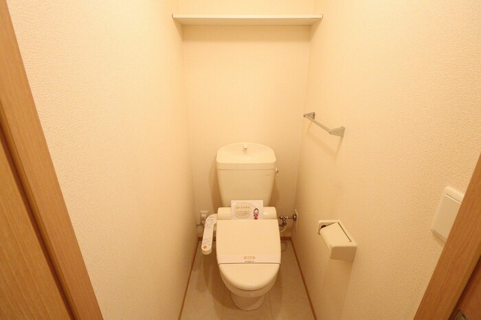 トイレ　温水洗浄暖房便座