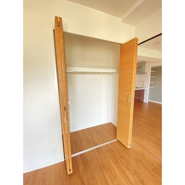 収納　洋室５．８帖クローゼット