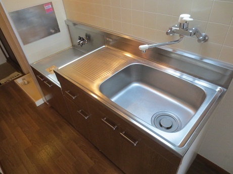 キッチン　別部屋の写真になります。