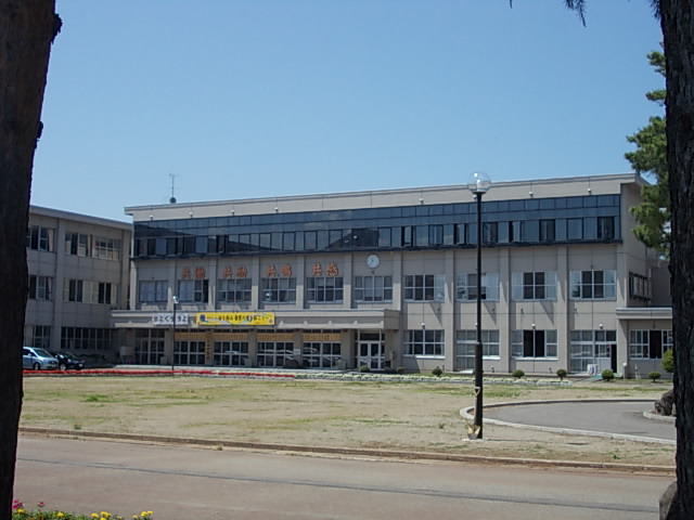 中学校　大曲中学校（中学校）まで850m