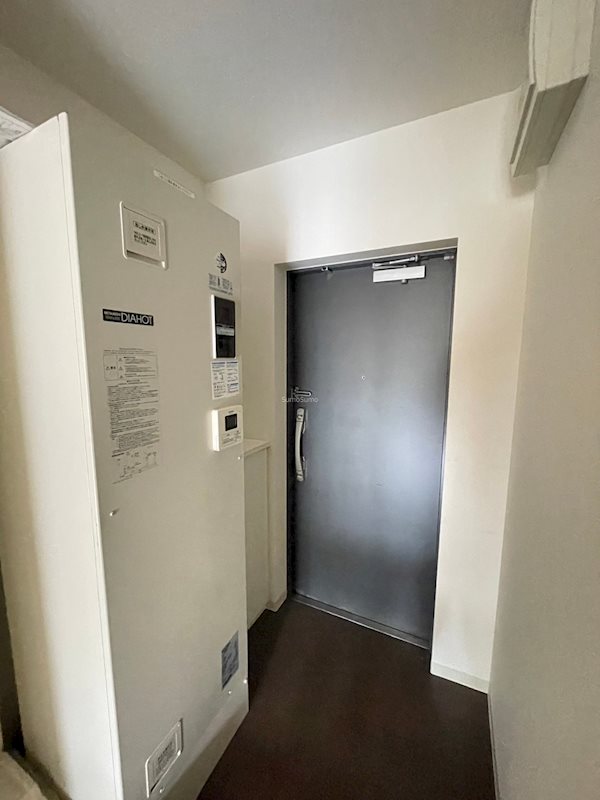 玄関　収納もある玄関です