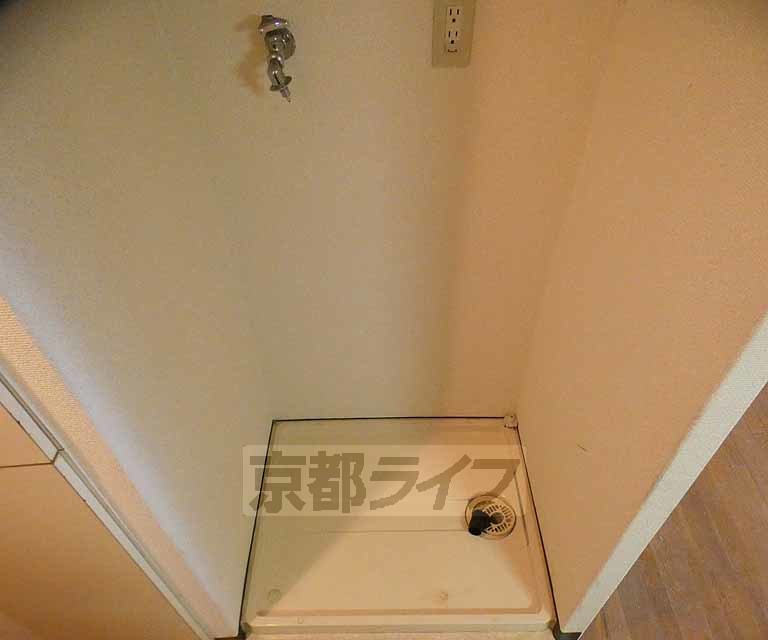 その他設備　ベランダに出ずに洗濯できます。