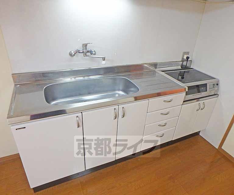 キッチン　ワイドサイズのキッチンです。