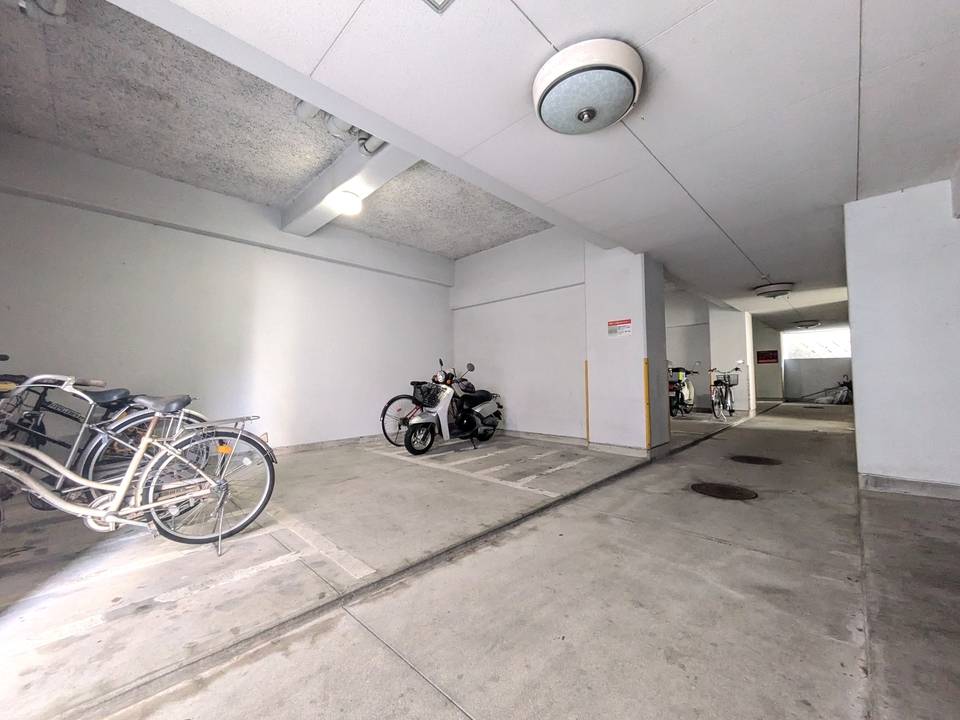 駐車場　駐輪場