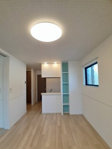 居室・リビング　こちらのリビングで趣味の時間をお楽しみください