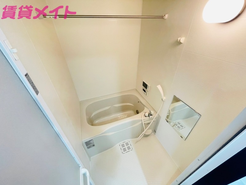 バス・シャワールーム　同型別室のお写真です