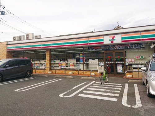 コンビニ　セブンイレブン 川口朝日3丁目店（コンビニ）まで241m