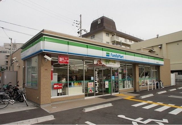 コンビニ　ファミリーマート（コンビニ）まで100m