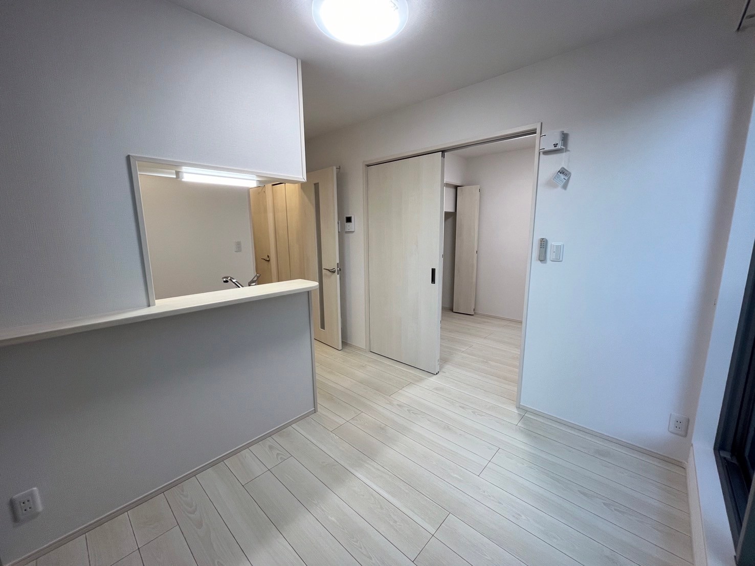 居室・リビング　家具は配置イメージとなります。