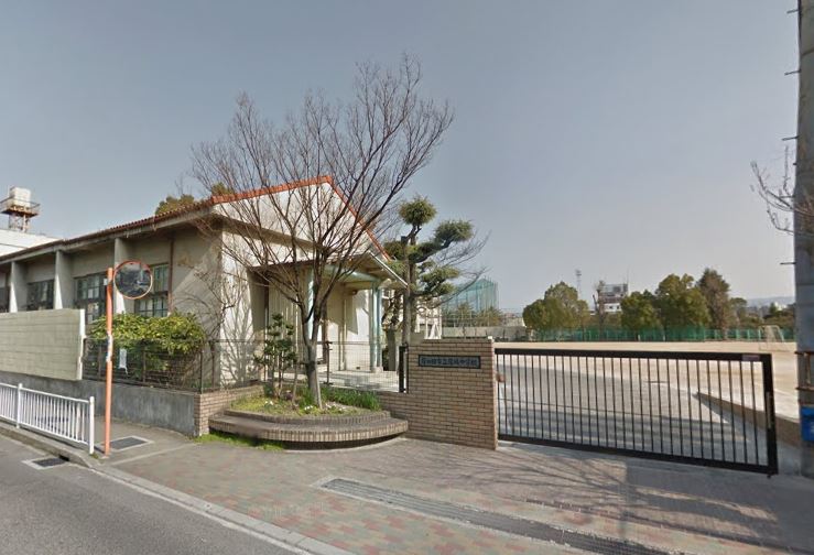 中学校　岸城中学校（中学校）まで1099m