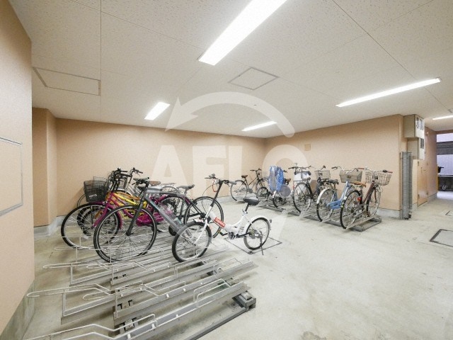 駐車場　コンソラーレ同心　駐輪場