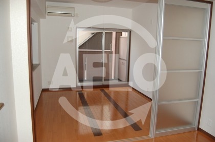 居室・リビング　コンソラーレ同心　居間