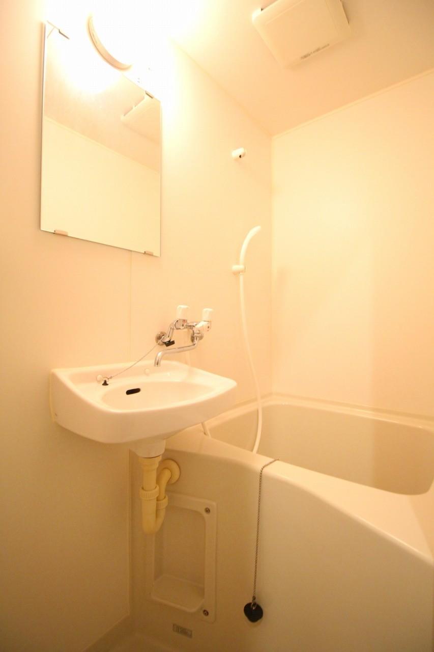 バス・シャワールーム　※写真他部屋参照