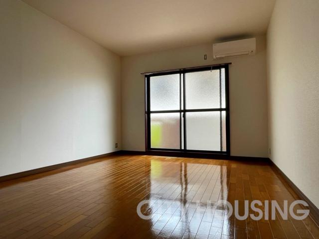 居室・リビング　※同タイプ部屋の写真です。