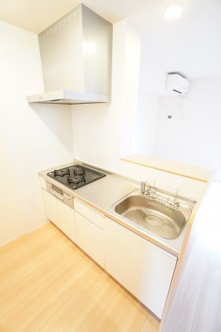 キッチン　※同物件・反転タイプの写真です。