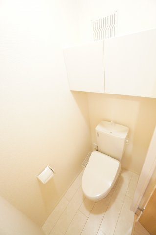 トイレ　※同物件・反転タイプの写真です。