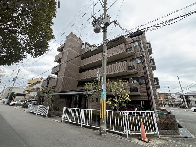 建物外観　オートロック付きで安心！宅配BOX付で便利！