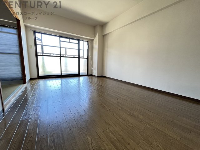 居室・リビング　角部屋住戸で過ごしやすくてオススメ♪