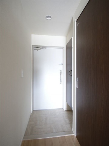 玄関　玄関　大型シューズボックス完備