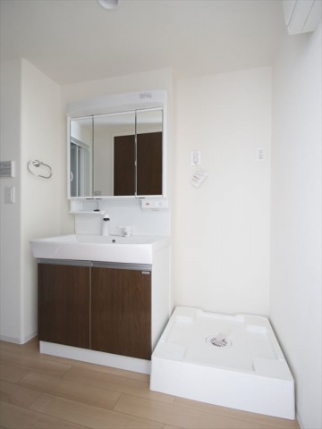 洗面設備　洗面化粧台・室内洗濯機置場