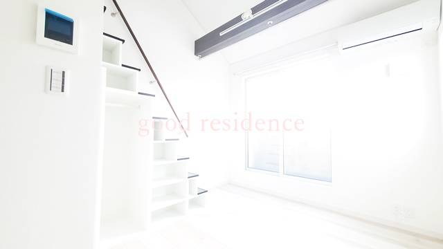 居室・リビング　【設備充実の築浅物件♪】ヨーロッパ調のおしゃれな外観！