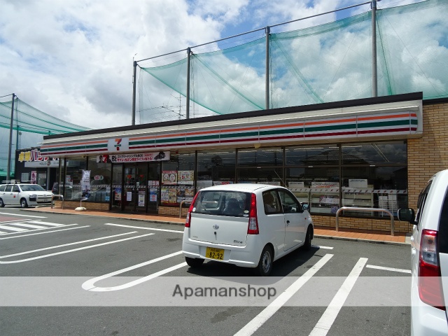 コンビニ　セブンイレブン（コンビニ）まで528m