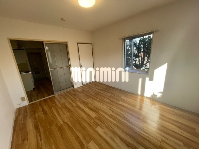 その他部屋・スペース　収納付洋間です