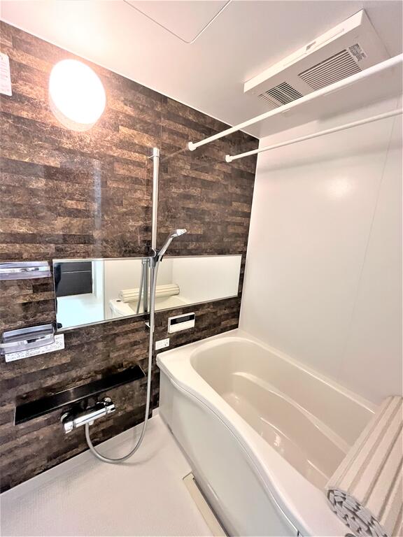 バス・シャワールーム　別部屋参考写真（同タイプ）