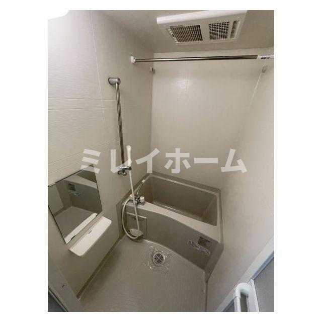 バス・シャワールーム　同建物内、別のお部屋の参考写真になります。