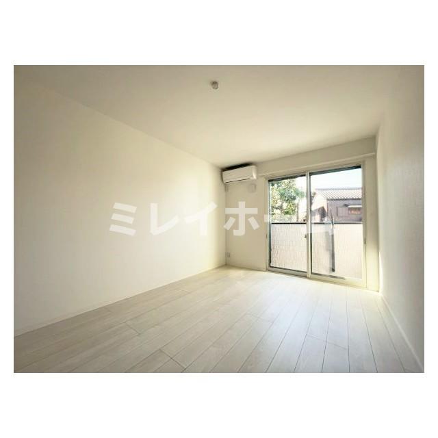 居室・リビング　同建物内、別のお部屋の参考写真になります。