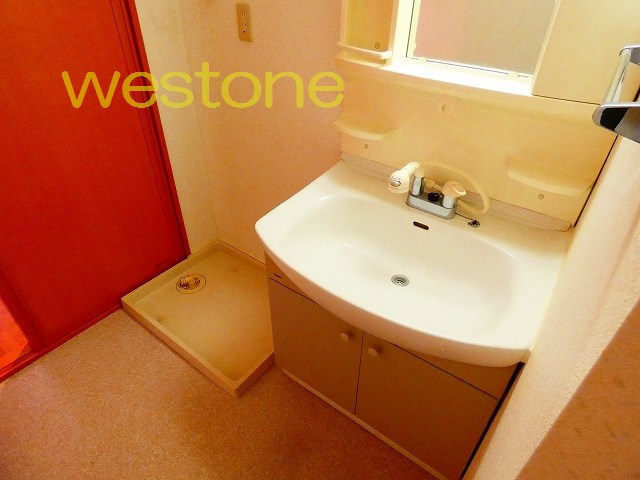 洗面設備　洗面スペースもゆとりがあります