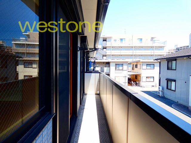 バルコニー　南向きのワイドバルコニーです