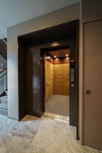 建物外観　エレベーター