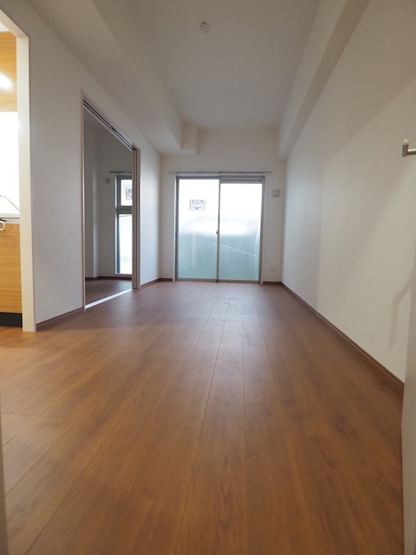 居室・リビング　陽当たり良好の広々リビング