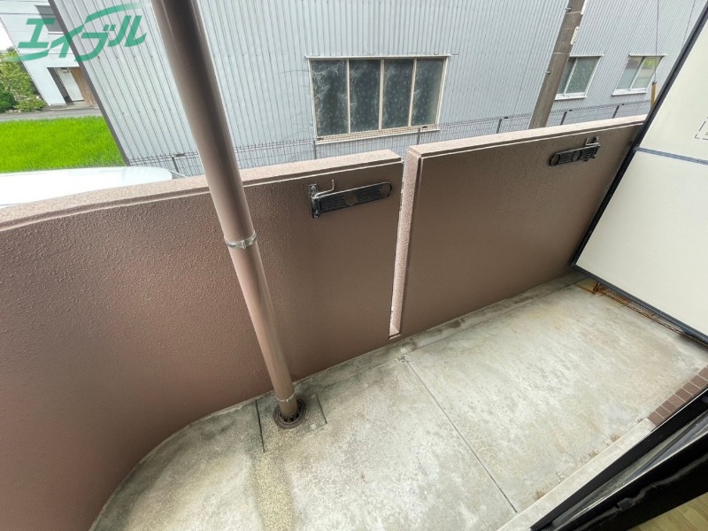 バルコニー　別部屋反転参考写真です。