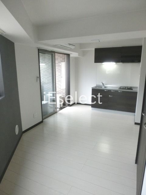 居室・リビング　家具家電置いてもゆったりすごせますね