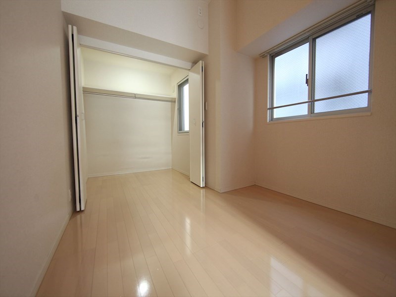 その他部屋・スペース　洋室5.1帖　ウォークインクローゼット付（収納充実してます）