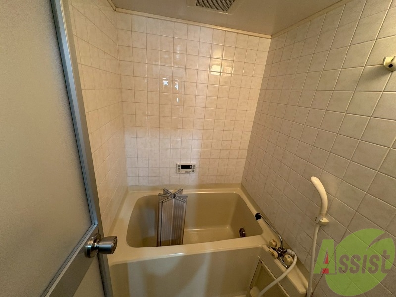 バス・シャワールーム　浴槽が広いので日々の疲れも癒されますね。