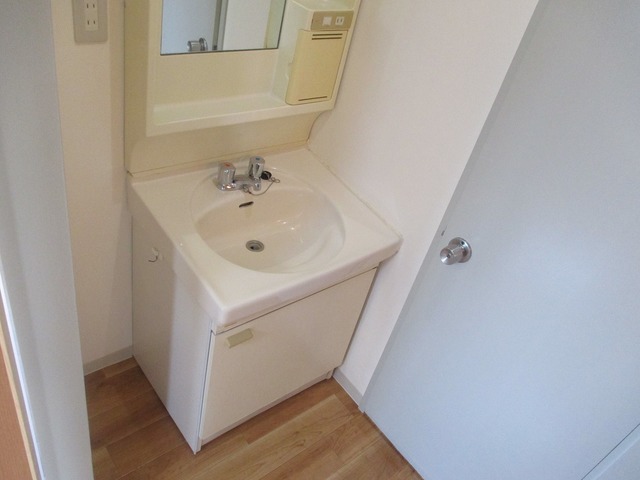 洗面設備　独立洗面台です