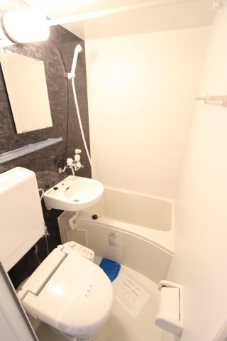 バス・シャワールーム　同タイプ参考写真です。