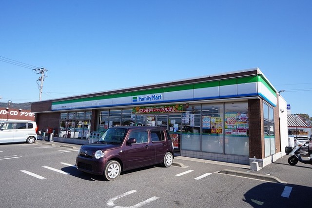 コンビニ　ファミリーマート　御開３丁目店（コンビニ）まで160m