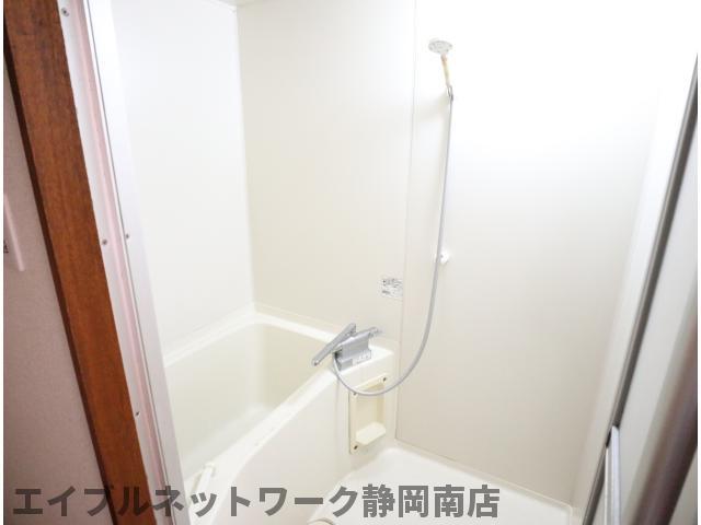 バス・シャワールーム　お風呂で日々の疲れを落としましょう