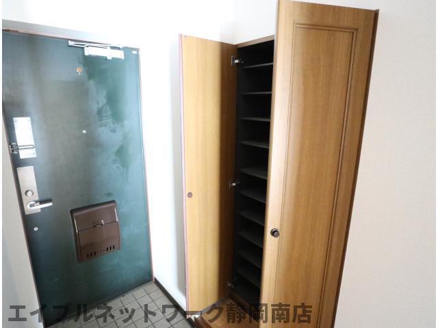 玄関　ゆったりとした玄関です