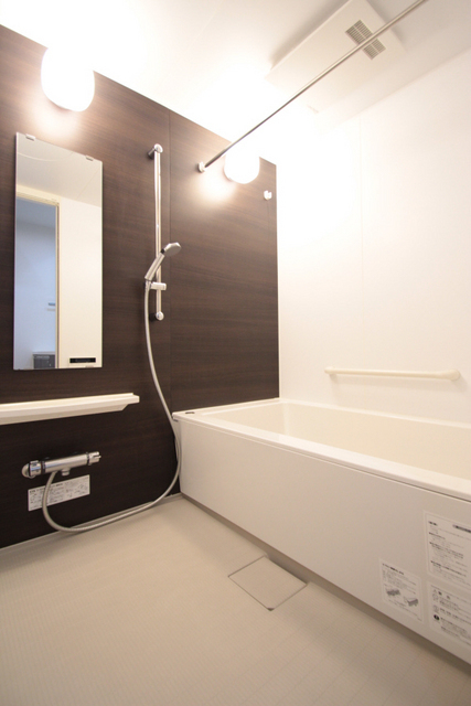 バス・シャワールーム　※別室の参考写真です。