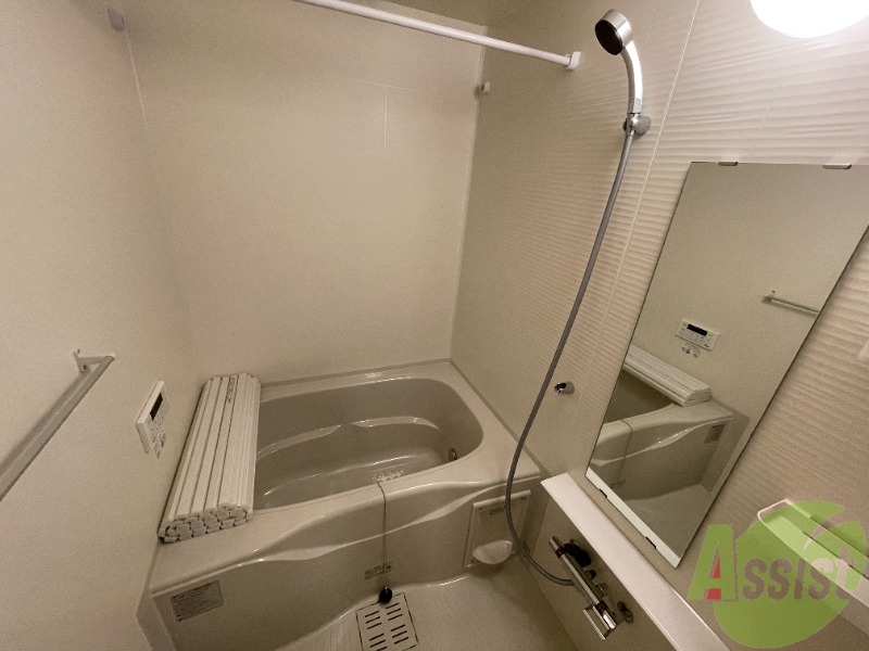 バス・シャワールーム　お風呂は一日の疲れを癒す大切な場所ですね～～。