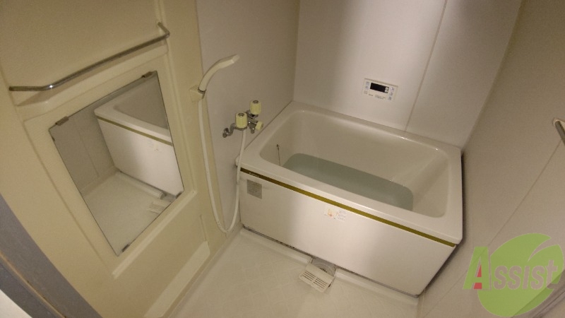 バス・シャワールーム　お風呂はこちらのスペースでご利用頂けます。