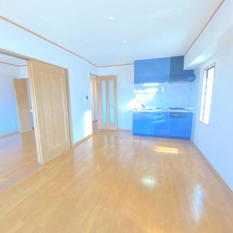 居室・リビング　室内