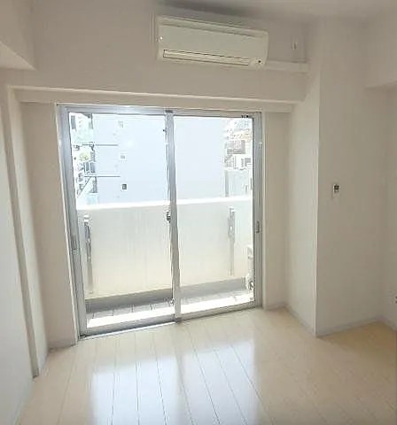 居室・リビング　※別部屋の参考写真です。