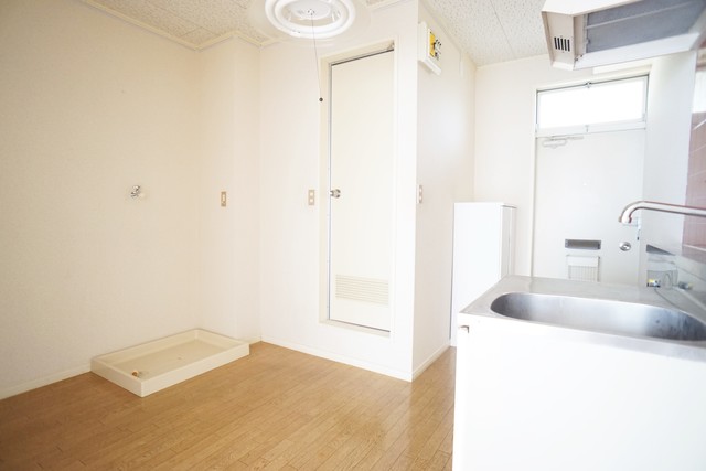 玄関　※参考画像　同建物同タイプ