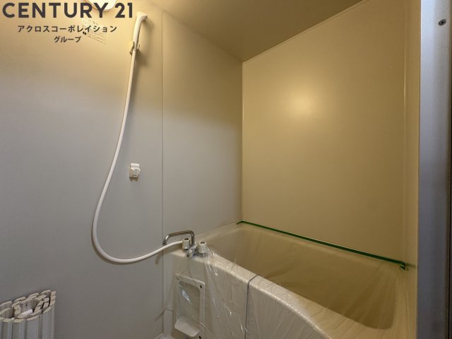 バス・シャワールーム　シンプルな浴室